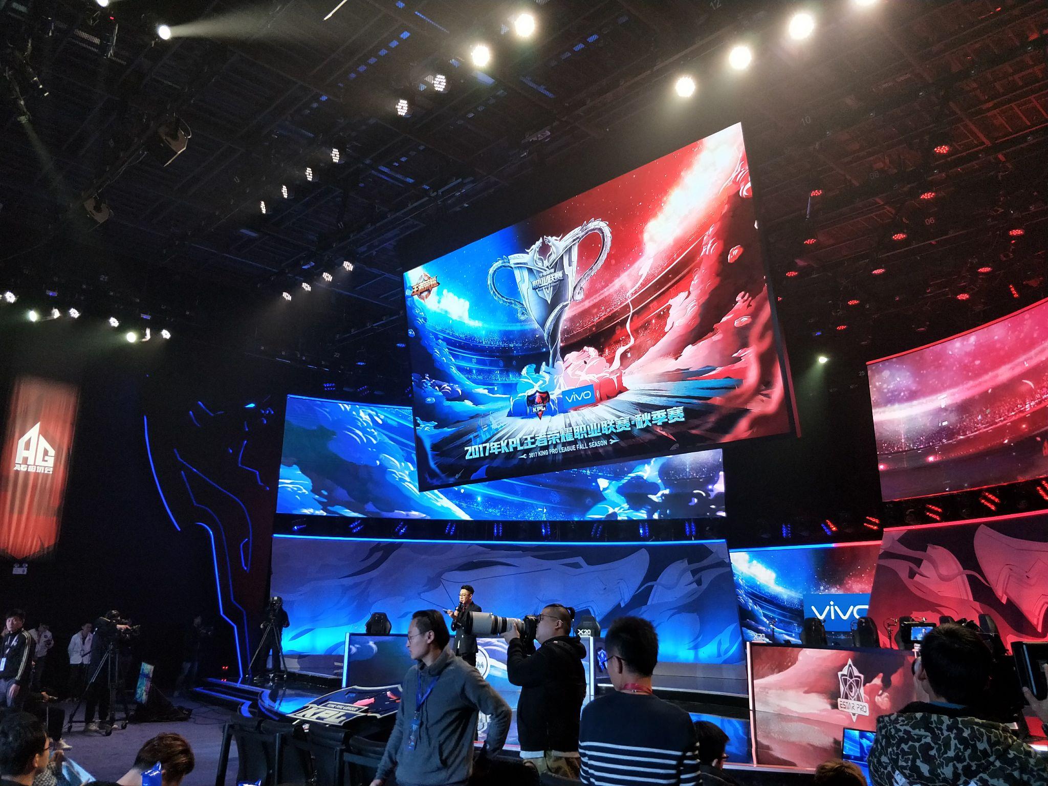 王者荣耀DIY功能引热议：英雄头像替换“东北雨姐”头像涉用户协议违规，游戏内容管理再受关注